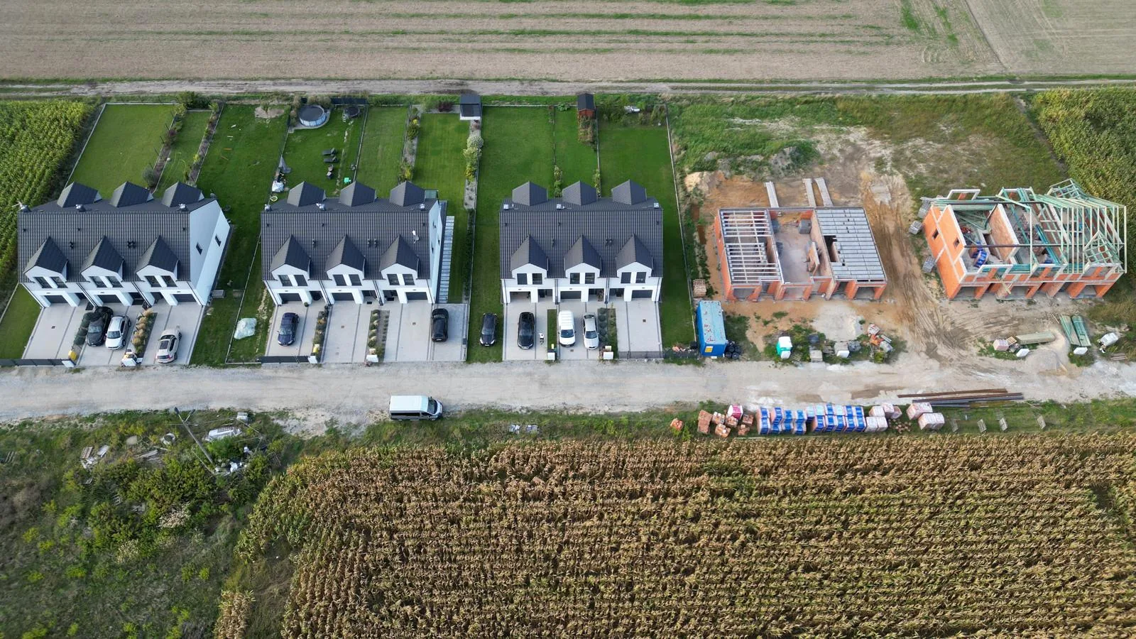 Etapy realizacji domów na Osiedlu Szafirowym